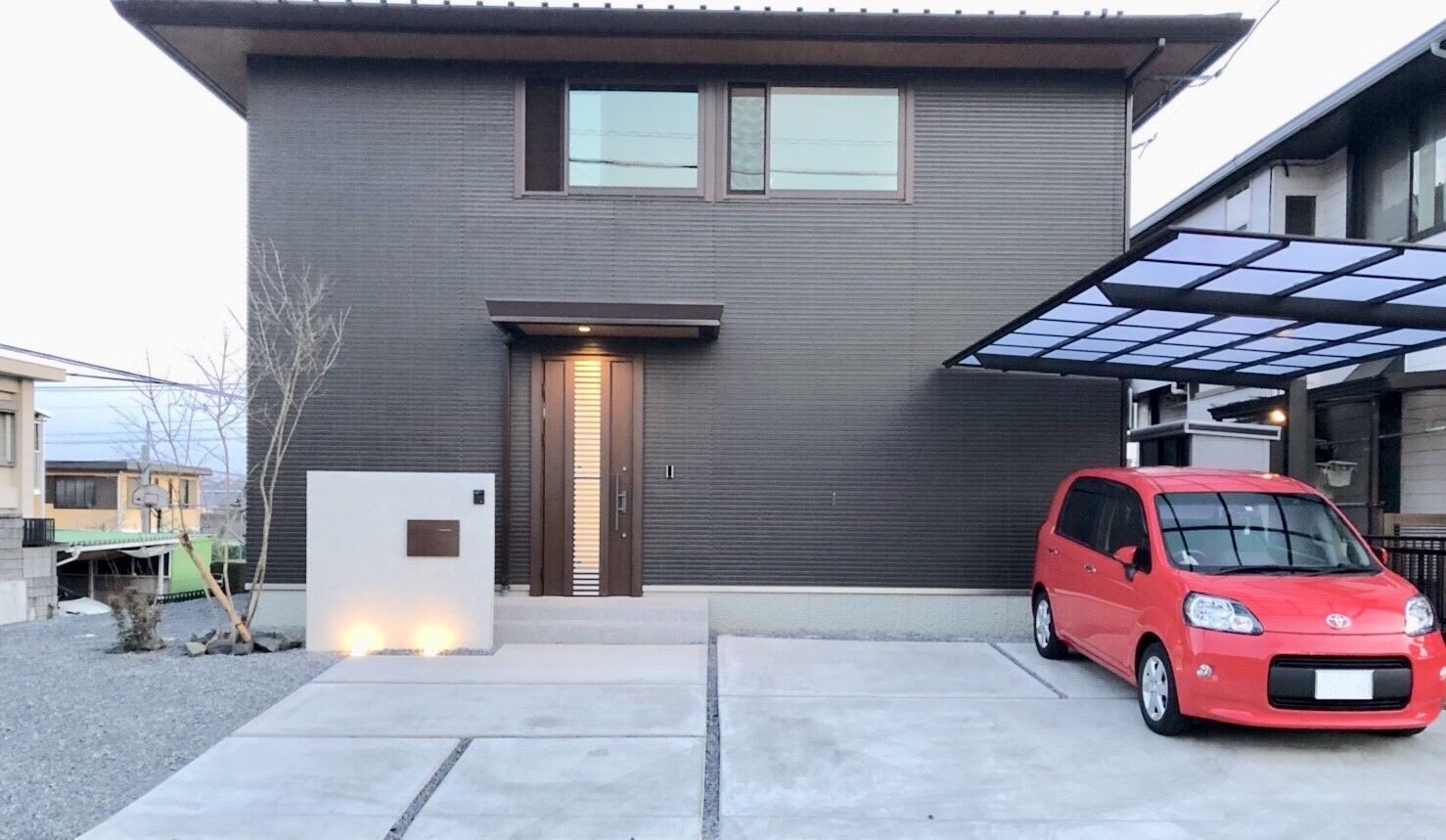 飾りすぎないスマート外構