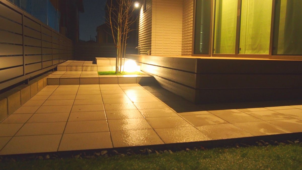 夜景も楽しむ優雅なデッキガーデン