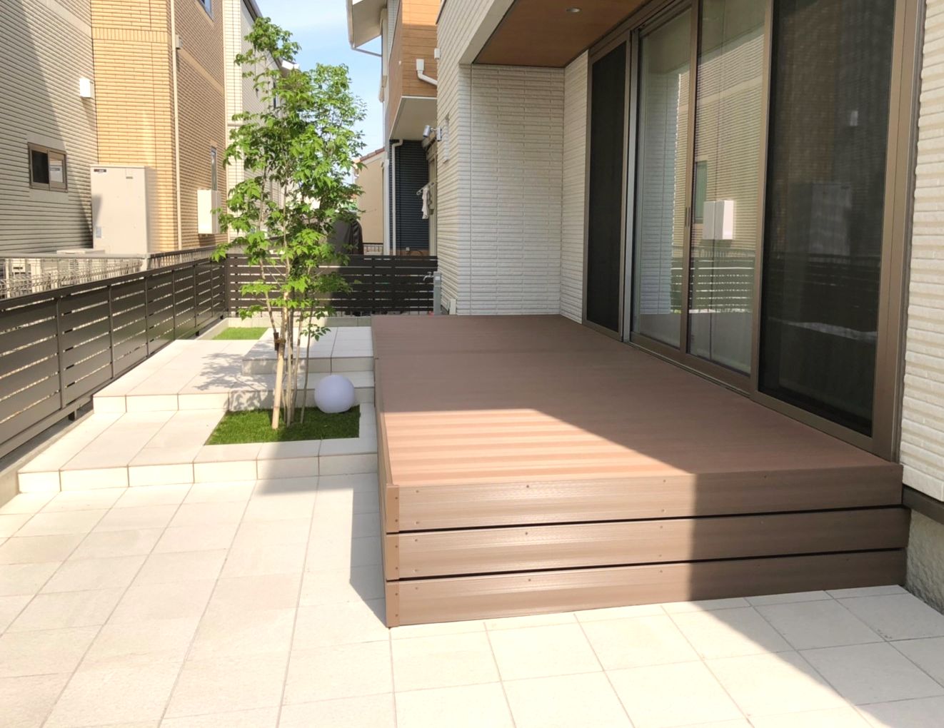 夜景も楽しむ優雅なデッキガーデン