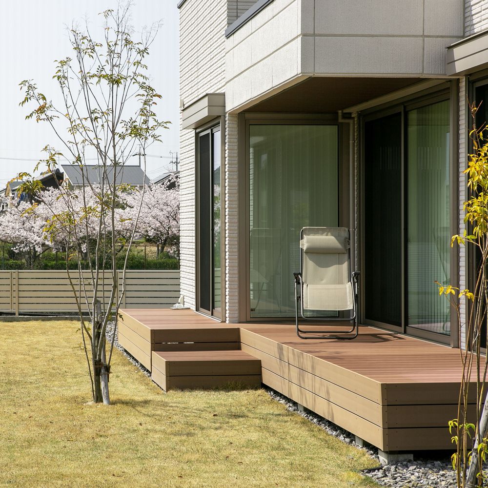 庭　ウッドデッキ　樹ら楽ステージ木彫