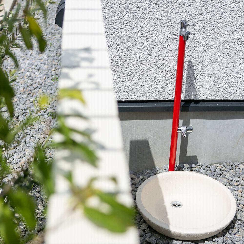 立水栓で差し色プラス　岡崎市新築外構