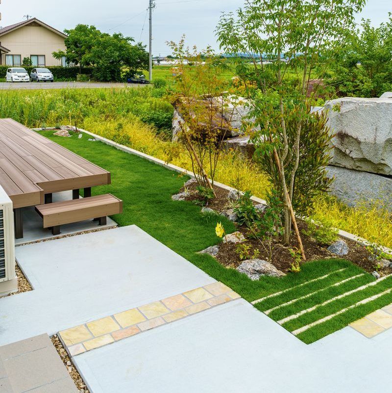 庭・アプローチ　天然石