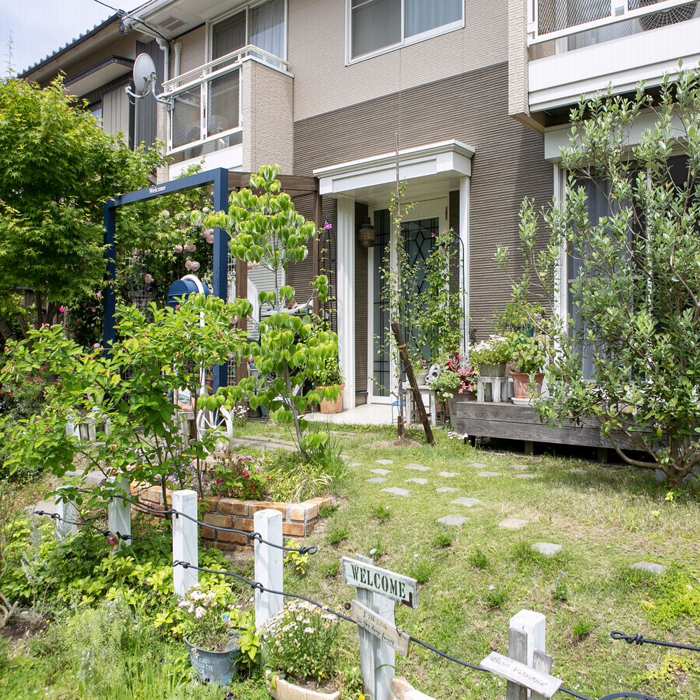 植栽　芝生の丘