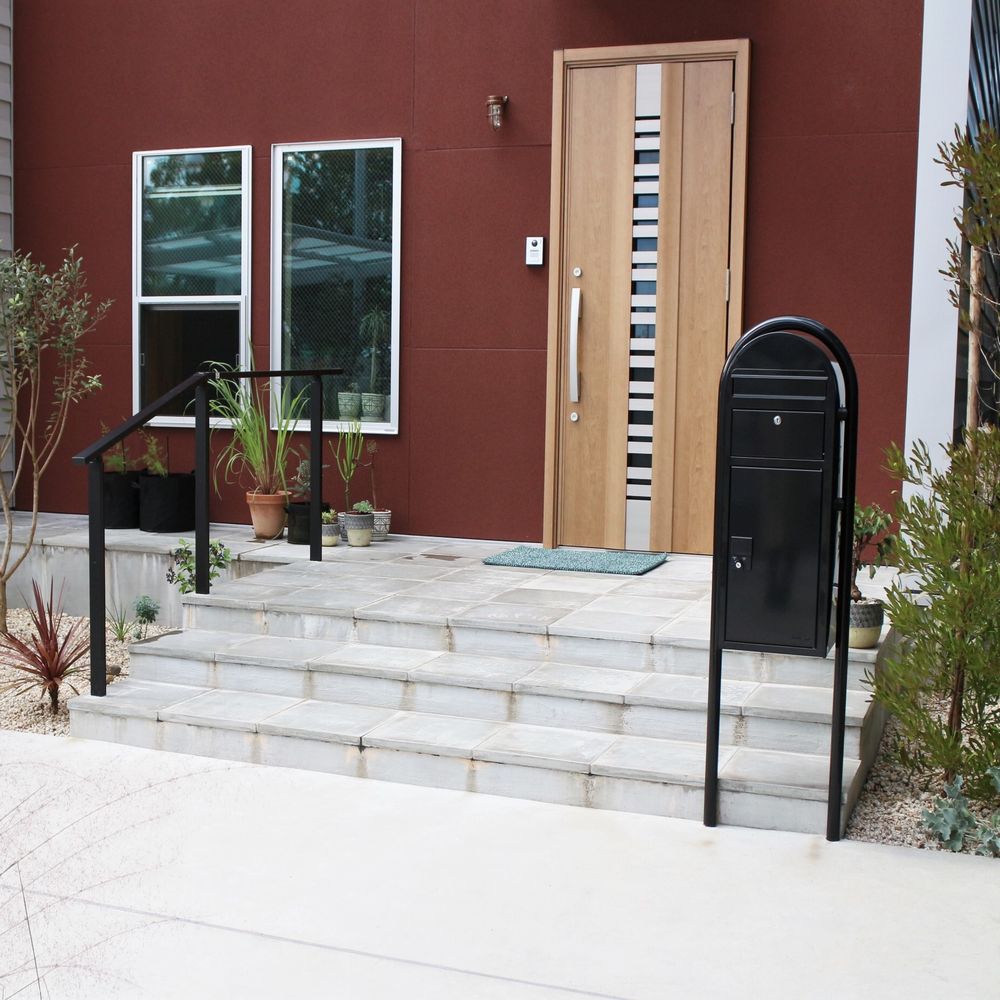 刈谷市の新築外構　玄関ポーチ