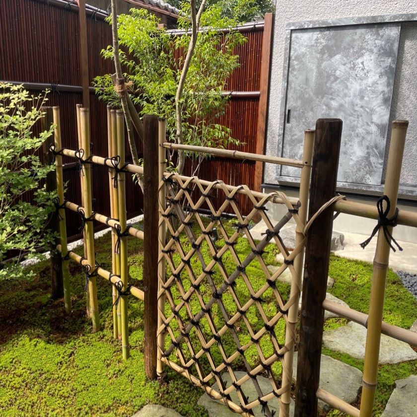 和庭を囲む人工竹垣　名古屋市新築外構