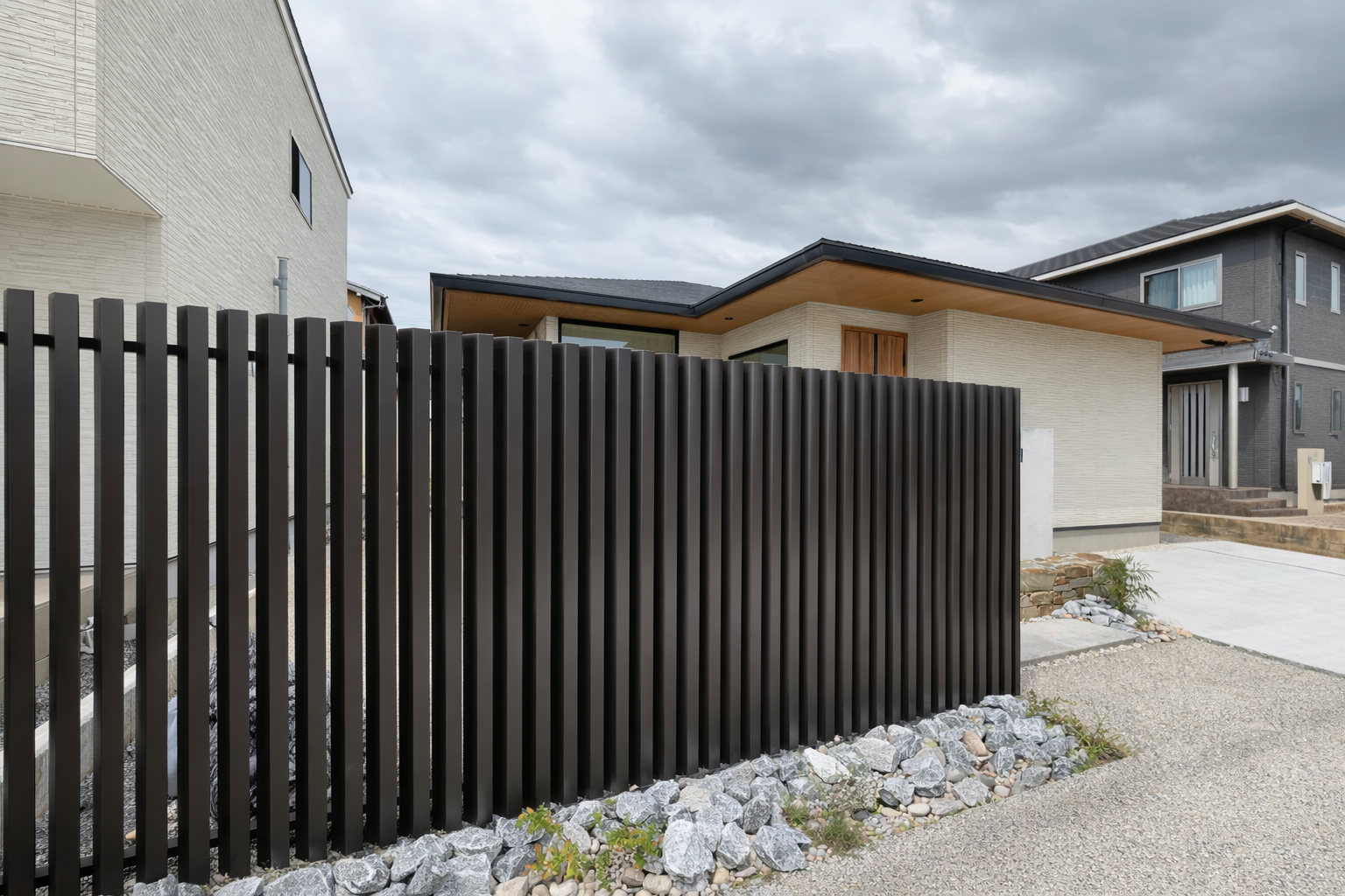 スクリーンフェンス　西尾市新築外構